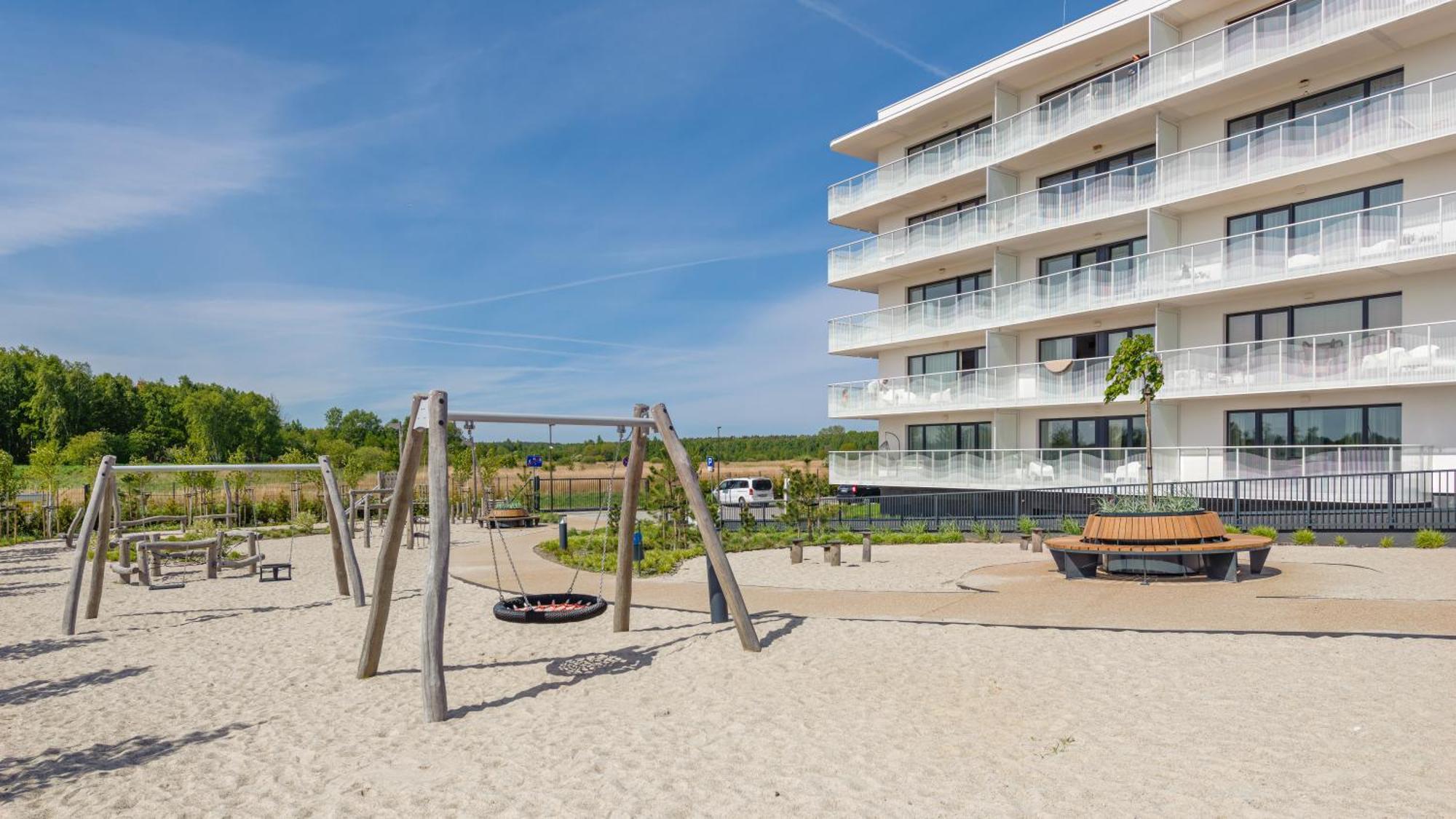 Apartament Lux Tukan B004, Polanki Aqua - Holiday City Колобжег Екстериор снимка
